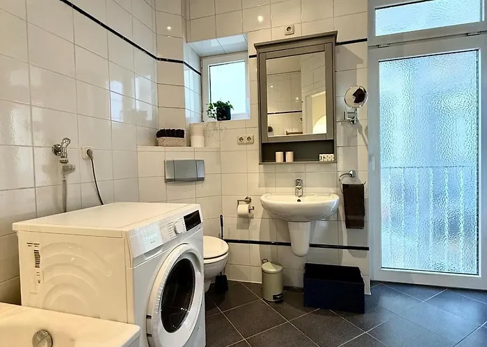 Elegante Jugendstil-wohnung - Ruhige Lage Naehe Hbf Daire